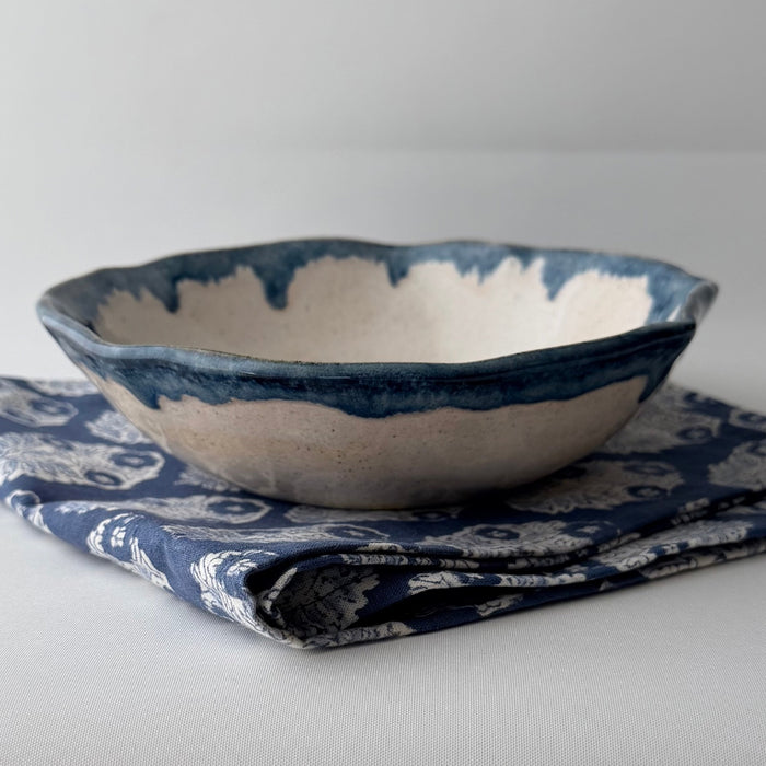 Serving bowl medium - blue rim
